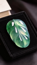 【半山凝翠·金枝玉葉】High-Ice Vibrant Green Jadeite Leaf - Emblem of Nobility