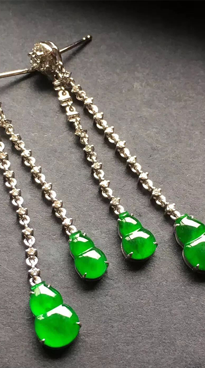 【满绿福禄】Imperial Green Jadeite hulu (Gourd) Diamond Drop Earrings