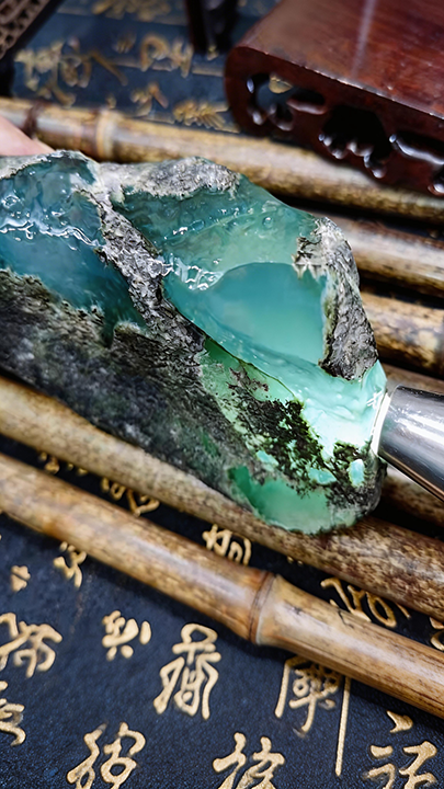 【半山溯源·傳世典藏】典藏級開窗原石高端系列 Banshan Origin: Heirloom Raw Jadeite - Museum-Grade Open-Window Rough Stone Collection