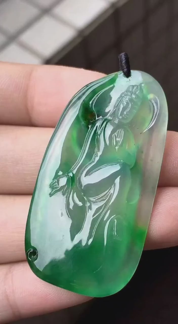 【半山翠影】High-Ice Vivid Green Jadeite Guanyin Pendant - Zen Serenity